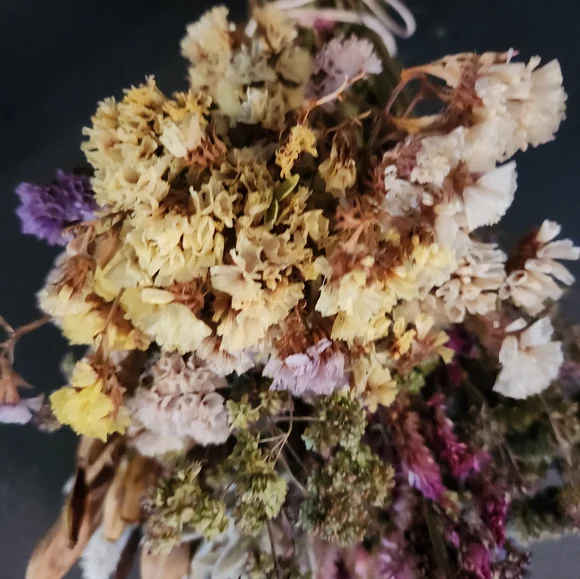 Real Dried Aromatic Flowers Over 16 Stems. - Picture 8 of 10